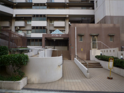 ���ׂ̃x���[�U