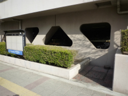 ���ׂ̃x���[�U