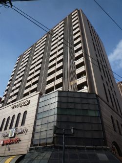 ���ׂ̃x���[�U