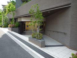 ���{���A���{���̕����}���V�����w�V�e�B�n�E�X���{�쐰���u�x