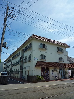 ���{���A�k���̕����}���V�����w�X�e�C�c���{�쐰���u�x�\������ˎR