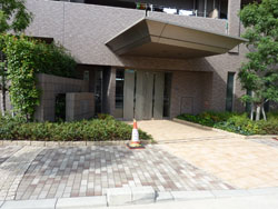 �f�B�A�X�e�[�W�ʏo