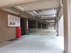 �w���e�[�W��ˎR