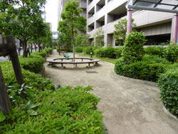 �V�e�B�R�[�|�Z�V�]EAST