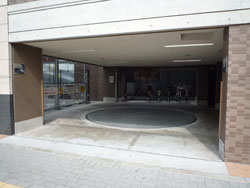 �f�B���A���l�񒚖�