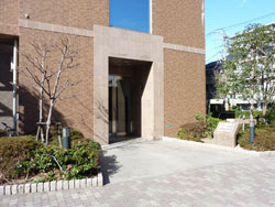 �t�@�~�[�������ꉮ�E�C���O�X