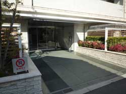 �C�j�V�A��ˎR